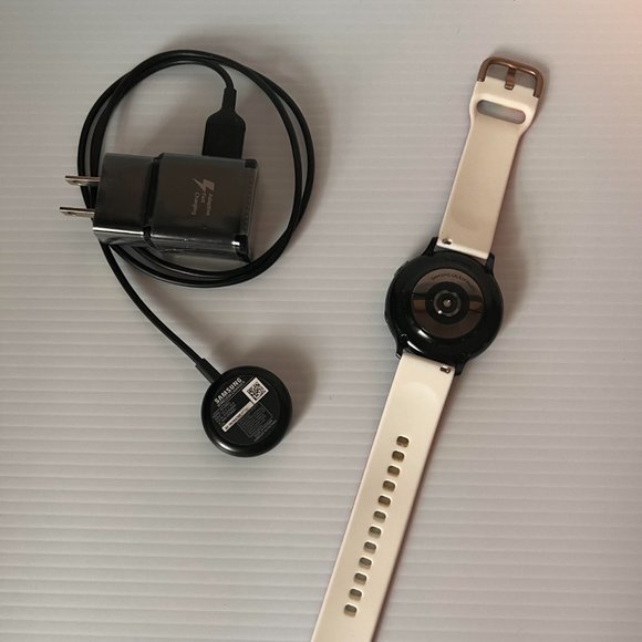 Samsung Galaxy Watch Active2 - 4mm (unlocked) - Picture 2 of 3